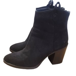 Maurices Black Ankle Booties size 6